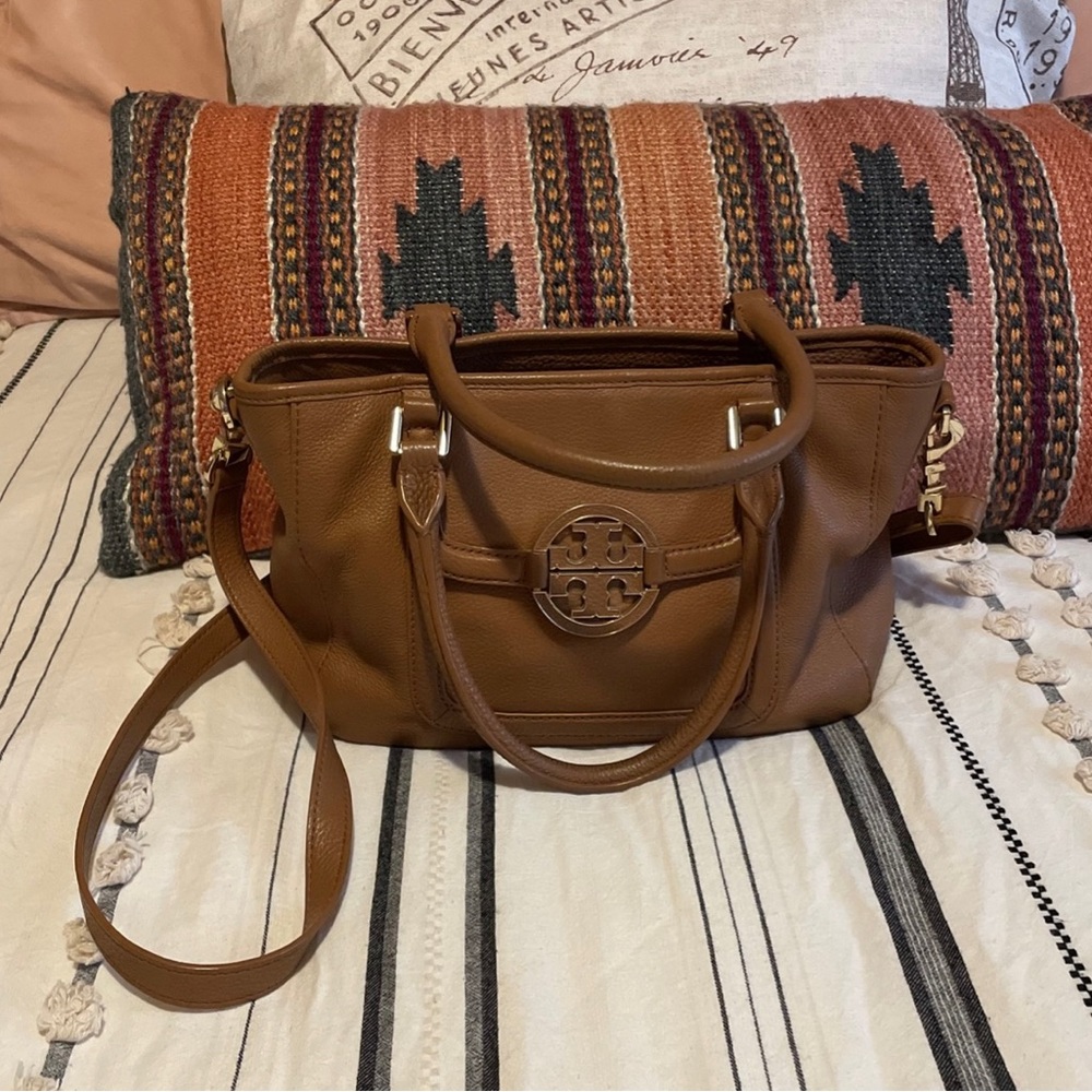 Really good condition brown Tory Burch purse